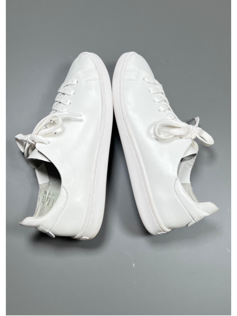 Schutz Womans Sneakers White Leather Sneakers Size 7.5 Casual